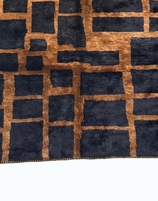 Close-up of Hb3421 showing the Berber knot in natural Atlas Mountain wool