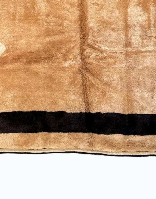 Close-up of Hb3758 showing the Berber knot in natural Atlas Mountain wool