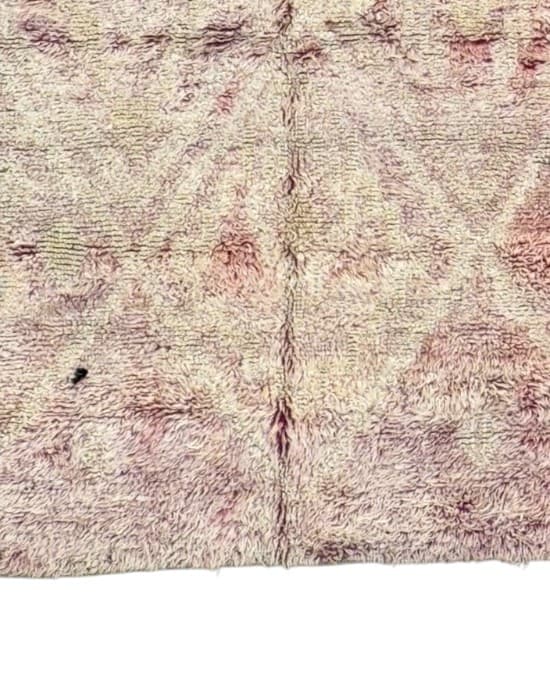 Close-up of Kil4853 showing the handwoven texture