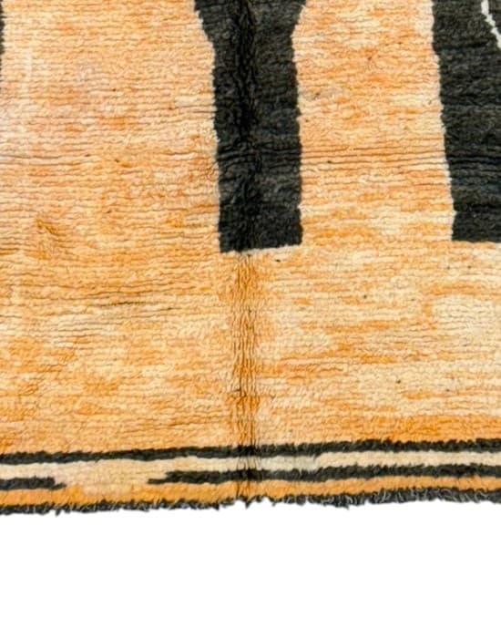 Close-up of Kil4856 showing the handwoven texture