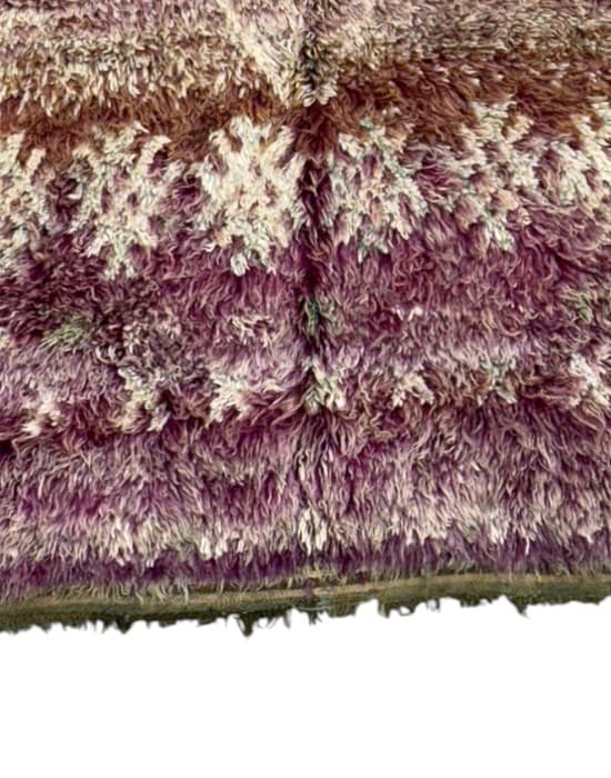 Close-up of Kil4863 showing the handwoven texture